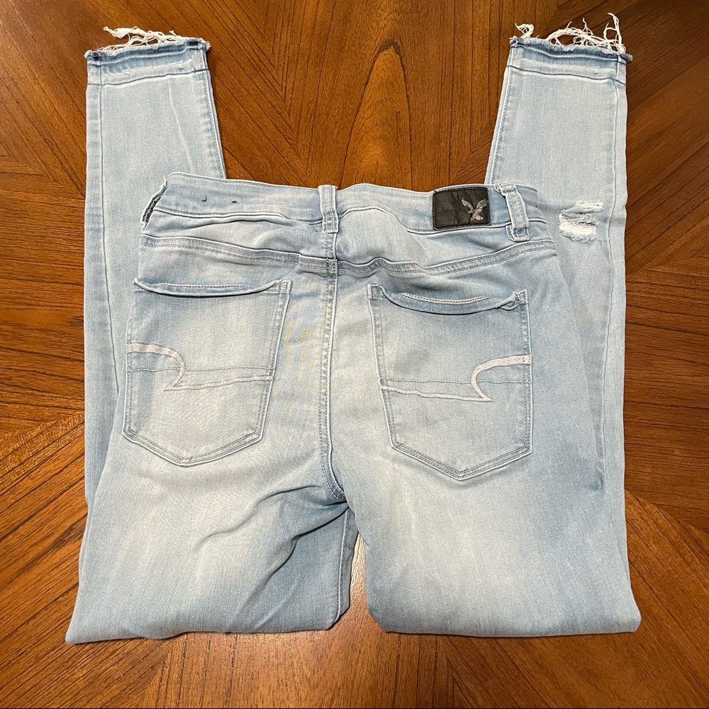 American Eagle Light Wash Super Super Stretch Hi-Rise Jegging Size 6 - Picture 4 of 8